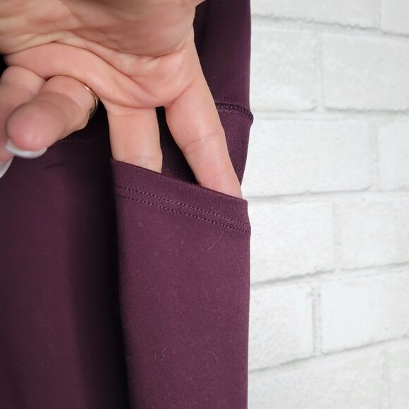 Victoria's Secret Magenta Active Leggings - Picture 2 of 4